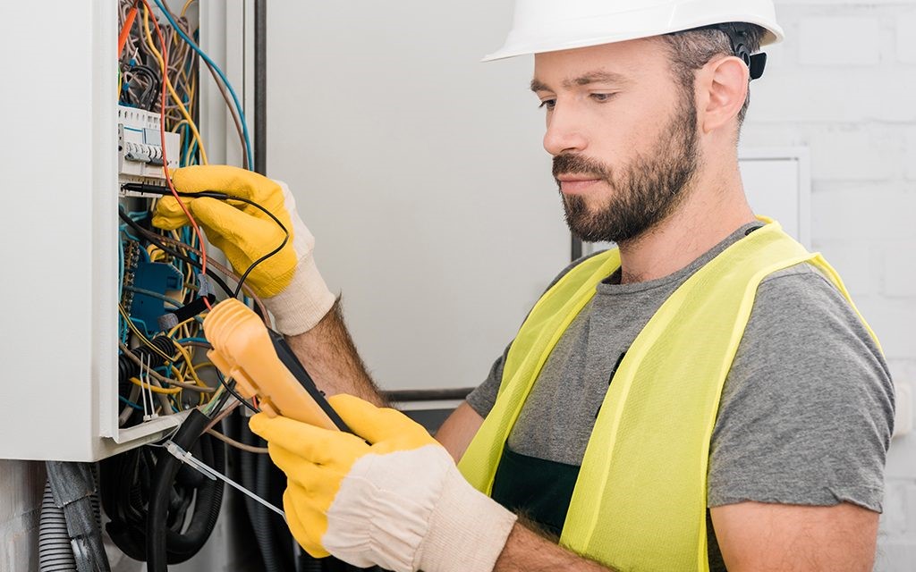 What s It Like To Be An Electrician Employment Training Agency 